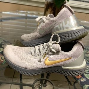 Nike Epic React flyknit sneaker gray and gold size 7.5